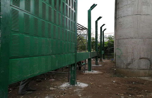 佛岡公路減噪隔聲屏障 生產(chǎn)廠家的核心技術(shù)與應(yīng)用